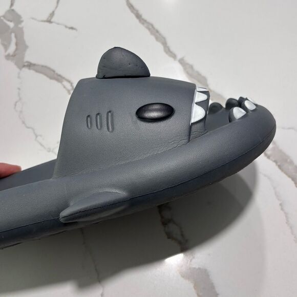 Men’s Women's Unisex Non Slip Grey Shark Slip On Slides - Picture 10 of 15